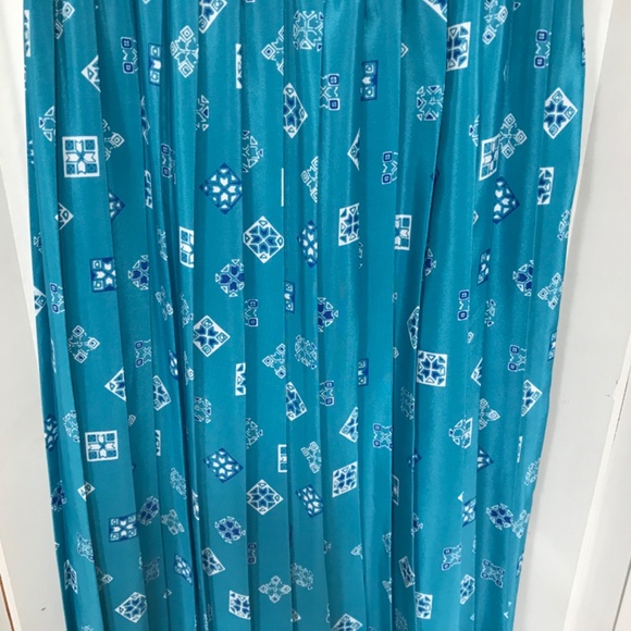 Leslie Fay Vintage Blue Bandana Print Pleated Skirt - Picture 4 of 15